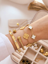 Cargar imagen en el visor de la galería, Clover Bracelet - GOLD
