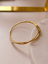 Load image into Gallery viewer, Tania Gold Bangle
